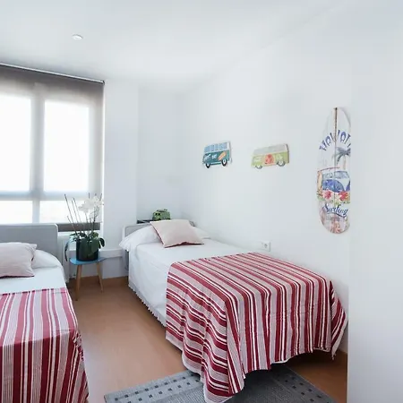 New With Big Terrace 10 Min Walk To Supermarkets