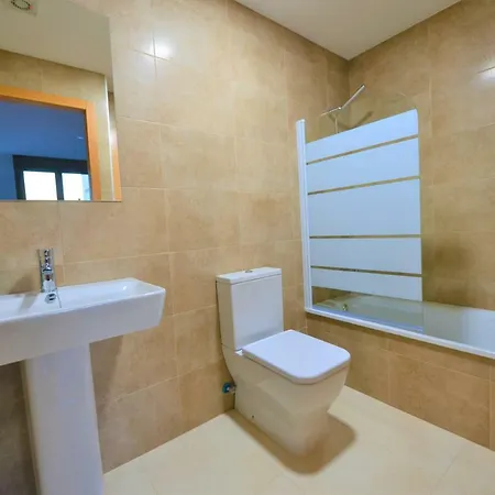 New With Big Terrace 10 Min Walk To Supermarkets