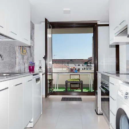 New With Big Terrace 10 Min Walk To Supermarkets Appartement *