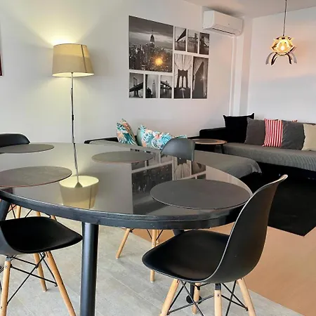 Daire New With Big Terrace 10 Min Walk To Supermarkets *